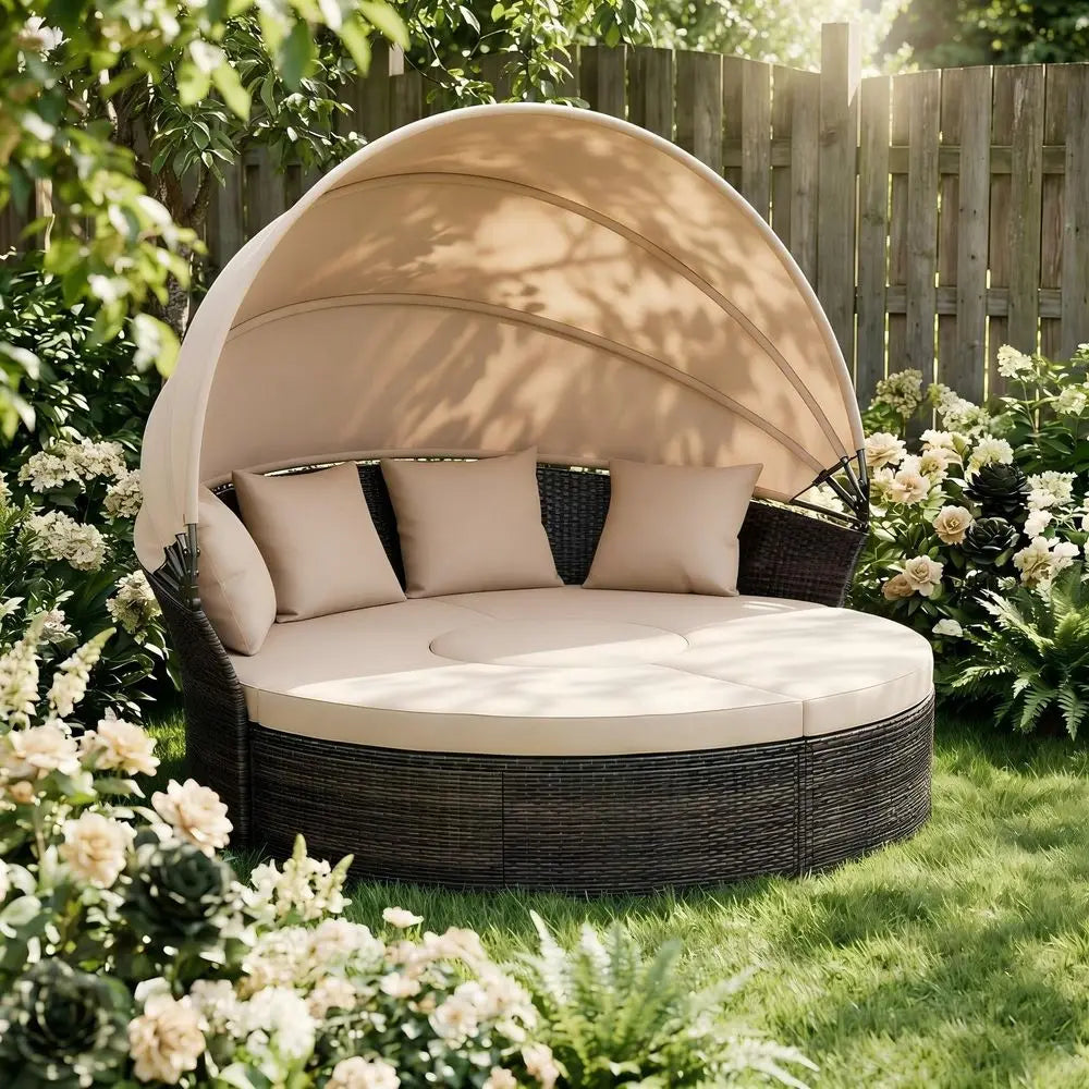 Relaxing Canopy Daybed