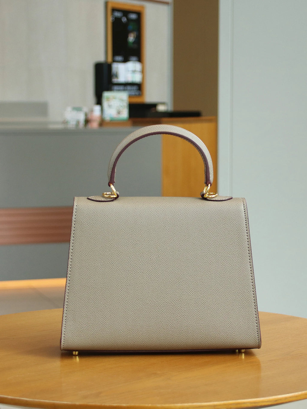 Elegant Ladies Bag