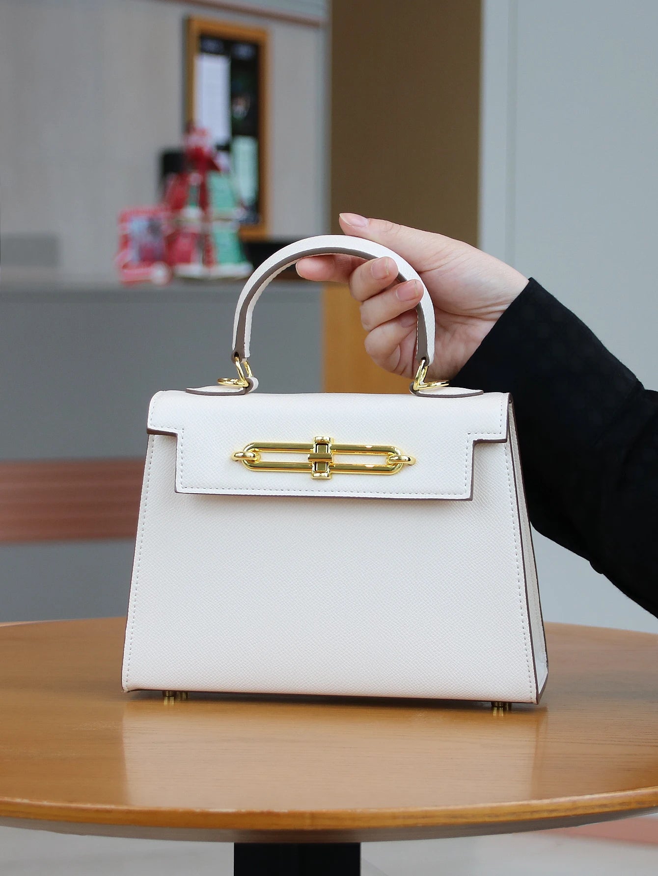 Elegant Ladies Bag