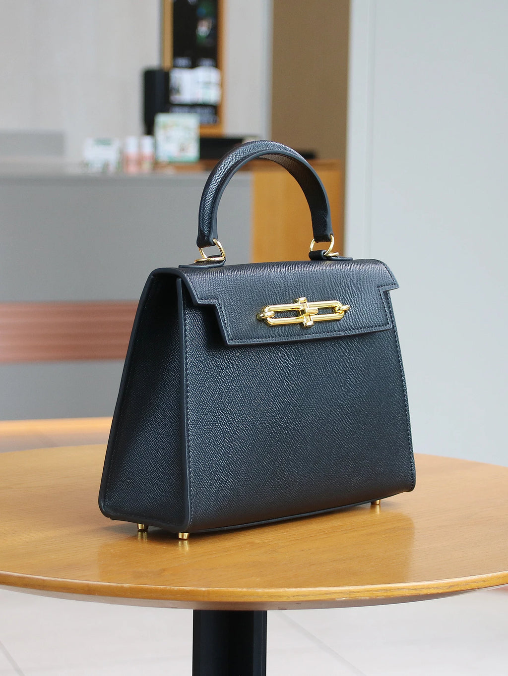 Elegant Ladies Bag