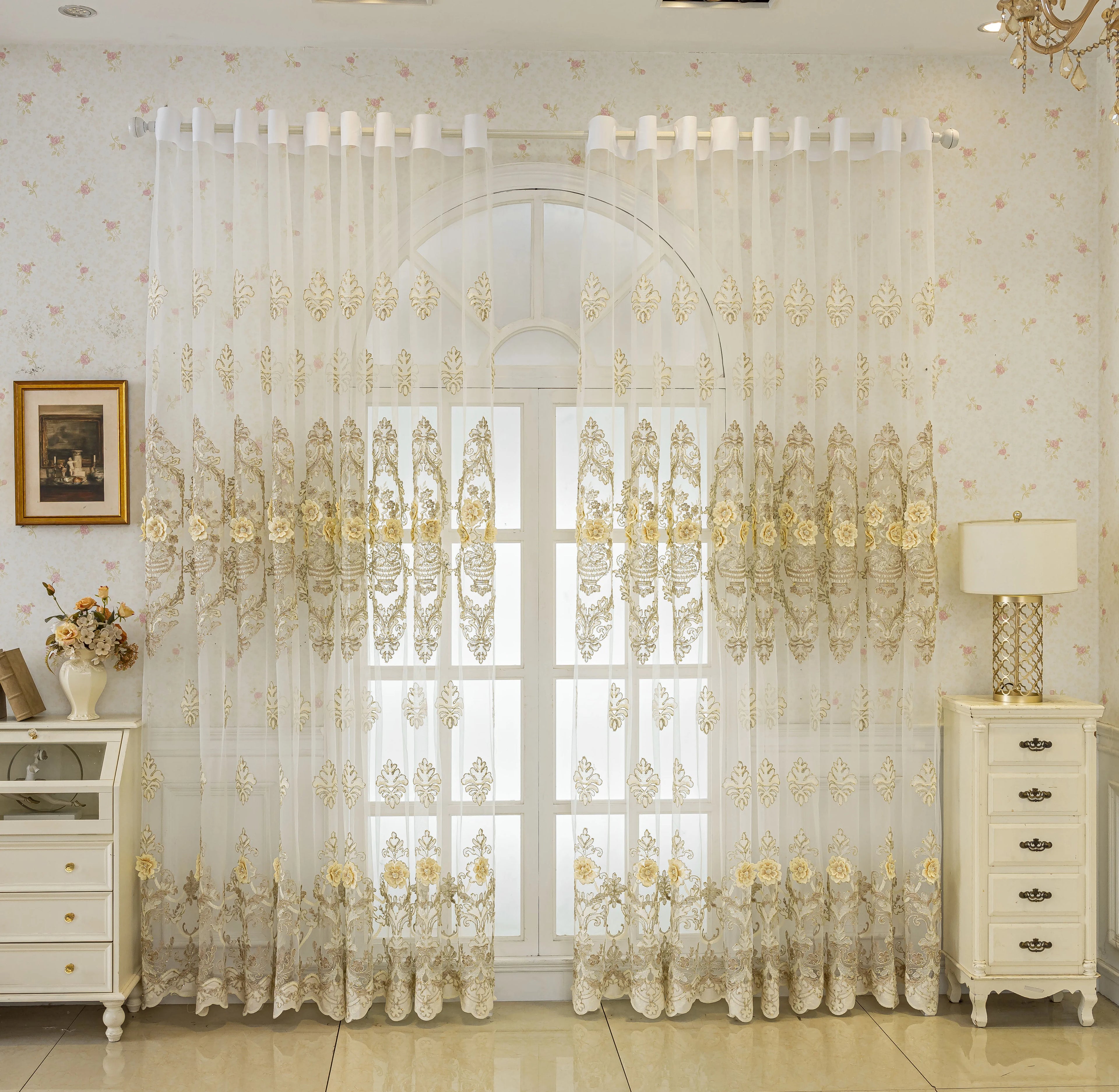 Luxurious Decorative Curtain