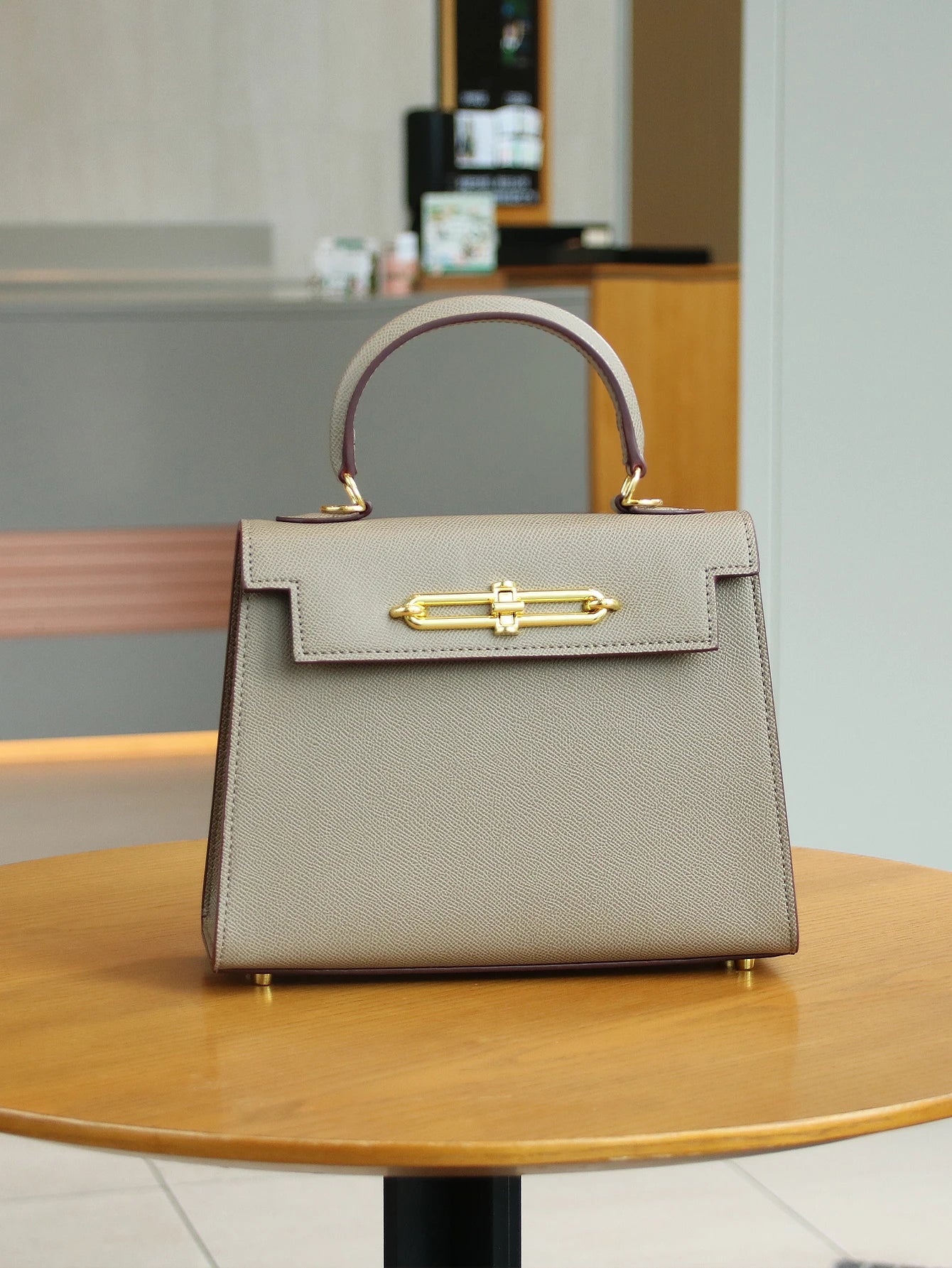 Elegant Ladies Bag